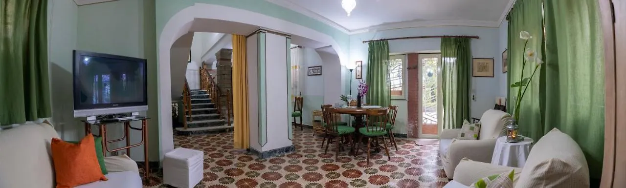 Casa Vacanze Gioia تريكاستانيي 0*,