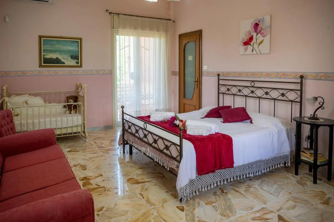 Casa Vacanze Gioia تريكاستانيي 0*,